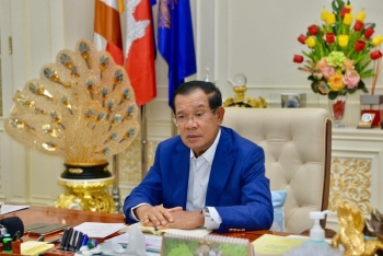 សម្តេចតេជោ ហ៊ុន សែន ដាក់ចេញបទបញ្ជាអនុវត្តន៍ឱ្យម៉ឺងម៉ាត់ទប់ស្កាត់កុំឱ្យមានការនាំចូលជំងឺកូវីដ១៩ ពីក្រៅប្ររទេសទៅក្នុងសហគមន៍
