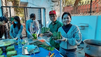 សហគមន៍ជនជាតិវៀតណាមនៅឥណ្ឌានិងអ៊ីស្រាអែលមានសេចក្តីរំភើបក្នុងការរៀបចំវេចនំអន្សម ដើម្បីស្វាគមន៍ពិធីបុណ្យចូលឆ្នាំថ្មីប្រពៃណីជាតិវៀតណាម