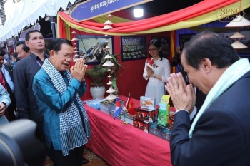 សម្ដេចតេជោ ហ៊ុន សែន បានថ្លែងថាពិធីបុណ្យទន្លេ បានក្លាយជាព្រឹត្តិការណ៍ទាក់ទាញទេសចរណ៍ថ្មីមួយទៀតសម្រាប់កម្ពុជា