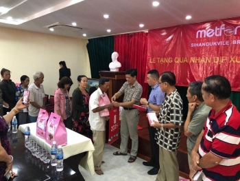 ស្ថានអគ្គកុងស៊ុលនៅខេត្តព្រះសីហនុរួមដំណើរជាមួយបងប្អូនជនជាតិវៀតណាម នៅព្រះរាជាណាចក្រកម្ពុជា ក្នុងការបង្ការនិងទប់ទល់នឹងជំងឺ Covid-19