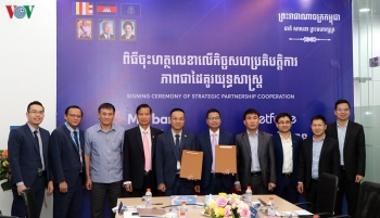 អាជីវកម្មវៀតណាមនិងកម្ពុជាសហការដើម្បីជំនះការលំបាក