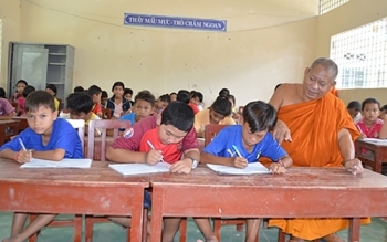 ខេត្ត Bac Lieu វៀតណាម ថែទាំជីវភាពរស់នៅរបស់ប្រជាជនខ្មែរ