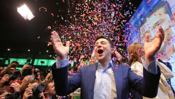 តារាកំប្លែង លោក Zelensky ទទួលបានជ័យជម្នះក្នុងការបោះឆ្នោតប្រធានាធិបតីអ៊ុយក្រែន