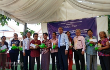 ទឹកចិត្តរបស់វៀតណាមចំពោះប្រជាអាណិកជន និងប្រជាជនក្រីក្រនៅកម្ពុជា