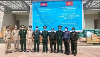 កងទ័ពការពារព្រំដែន Gia Lai និង Dong Thap ជួយឧបត្ថម្ភគាំទ្រដល់ប្រទេសកម្ពុជាក្នុងការប្រយុទ្ធប្រឆាំងនឹងជំងឺកូវីឌ១៩