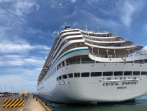 នាវាទេសចរណ៍ CRYSTAL SYMPHONY  នាំភ្ញៀវទេសចរជាង ១.០០០នាក់ ចូលតាមច្រក កំពង់ផែសមុទ្រក្រុងព្រះសីហនុ