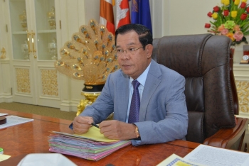 សម្តេចតេជោជំរុញតួនាទីរបស់ស្ថាប័នសារព័ត៌មានឱ្យកាន់តែសកម្មថែមទៀត ដើម្បីចូលរួមចំណែកលើកស្ទួយសុខុមាលភាពសង្គម ការថែរក្សាសុខសន្តិភាព