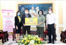 ទីក្រុងហូជីមិញទទួលបានថវិកាជាង ១៥៣ ពាន់លានដុងពីអង្គភាពនិងបុគ្គលចំនួន ៦.៧៥៦ ដែលគាំទ្រប្រឆាំងនឹង COVID-19