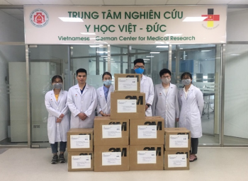 VG-CARE បានប្រគល់ម៉ាសចំនួន ២០០០ ដល់វិទ្យាស្ថានវេជ្ជសាស្ត្រត្រូពិក (អាឡឺម៉ង់) ដើម្បីប្រឆាំងនឹង COVID-19