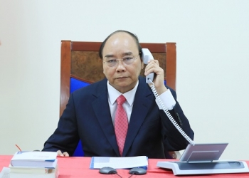 នាយករដ្ឋមន្រ្តីវៀតណាមលោក Nguyen Xuan Phuc អញ្ជើញជួបសន្ទនាតាមទូរស័ព្ទជាមួយនាយករដ្ឋមន្ត្រីសិង្ហបុរីលោក Lee Hsien Loong