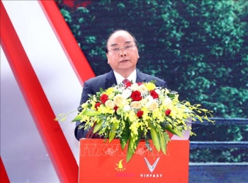 នាយករដ្ឋមន្ត្រីលោក Nguyen Xuan Phuc៖ VinFast ត្រូវម្ចាស់ការក្នុងកិច្ចសហប្រតិបត្តិការជាមួយក្រុមហ៊ុនផលិតយានយន្តរបស់វៀតណាម