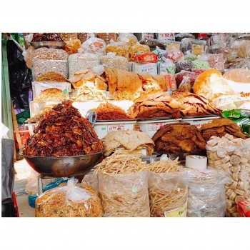 ប្រជាជនលោកខាងលិចមានការចាប់អារម្មណ៏ចំពោះអាហារឆ្ងាញ់ ៗ នៅផ្សារល្បី ៗ ចំនួន ៣ នៅខេត្ត Da Nang