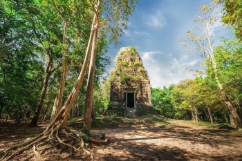 ទេសភាពតំបន់ប្រាសាទសំបូរព្រៃគុកលេចឆោមស្រស់ខ្ចី សម្ងែងសោភ័ណភាពទាក់ចិត្តទេសចរ