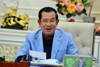 សម្តេចតេជោ ហ៊ុន សែន អញ្ជើញពិនិត្យការដ្ឋាន សាងសង់ព្រលានយន្តហោះនៅខេត្តកណ្តាល