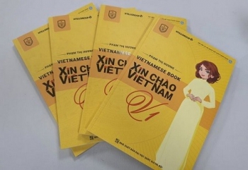 ណែនាំកម្មវិធីបង្រៀនភាសាវៀតណាមនិងឈុតសម្ភារៈសិក្សា “សួស្តីវៀតណាម”