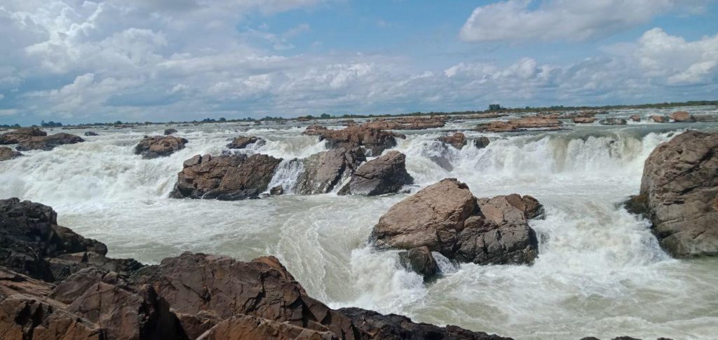 ទឹកធ្លាក់​ព្រះ​និម្មិត ​នៅតែ​ទាក់ទាញ​ភ្ញៀវទេសចរ​ក្នុង​ដំណើរ​កម្សាន្ត​មកកាន់​ប៉ែក​ឦសាន​ប្រទេស​