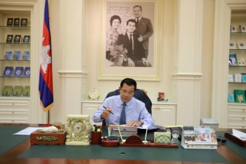 សម្តេចហ៊ុនសែន ប្រតិកម្មចំពោះព័ត៌មានដែលផ្សព្វផ្សាយថាកម្ពុជាចុះហត្ថលេខាជាសម្ងាត់ជាមួយចិនប្រើប្រាស់មូលដ្ឋានយោធា