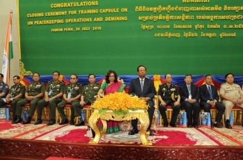 សម្តេចពិជ័យសេនា ទៀ បាញ់ អញ្ជើញបិទវគ្គហ្វឹកហ្វឺនជំនាញបោសសំអាតមីន រក្សាសន្តិភាពសម្រាប់ប្រតិបត្តិការសន្តិភាពរបស់ UN