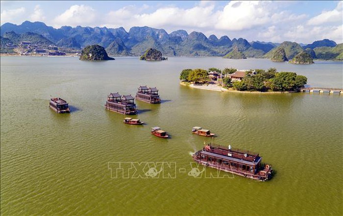 ស្វែងយល់ពីសម្រស់ធម្មជាតិនៃតំបន់ទេសចរណ៍ Tam Chuc