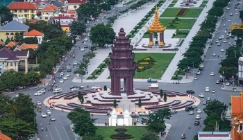 ទិដ្ឋភាពប៉ុន្មានសន្លឹកនៃរាជធានីភ្នំពេញ កំពុងល្បីដល់បរទេសសរសើរថា ជាទីក្រុងដ៏ស្រស់ស្អាតបំផុត