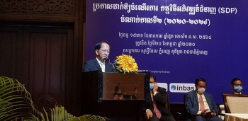 កូវីដ១៩ ៖ធ្វើឲ្យកម្ពុជា បាត់ចំណូលពីវិស័យ ទេសចរណ៍ ៣ពាន់លានដុល្លារ