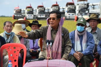 ប្រមុខរាជរដ្ឋាភិបាលកម្ពុជា អំពាវនាវដល់ប្រជាពលរដ្ឋឲ្យប្រុងប្រយ័ត្នខ្ពស់ជាប់ជានិច្ច កុំមើលស្រាលជំងឺកូវីដ-១៩ ឲ្យសោះ ខណៈរកឃើញករណីថ្មីជាបន្តបន្ទាប់