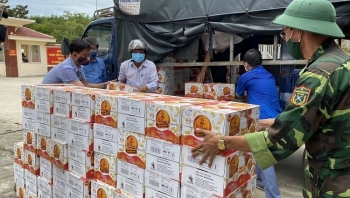 ក្រុមហុន Tan Hiep Phat គាំទ្រយោធភាគទី ៥ និងយោធភូមិភាគទី ៧ ដើម្បីបង្ការប្រយុទ្ធប្រឆាំងនឹងជំងឺកូវីដ ១៩