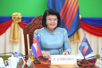 លោកជំទាវ កិត្តិសង្គហបណ្ឌិត ឃួន សុដារី ដឹកនាំគណៈប្រតិភូសភាស្រ្តីកម្ពុជា ចូលរួមកិច្ចប្រជុំគណៈកម្មាធិការសភាស្រ្តីអាយប៉ា តាមរយៈប្រព័ន្ធវីដេអូ
