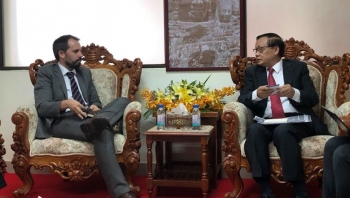 កម្ពុជា-អង់គ្លេស សន្យា​ជំរុញ​ទំហំ​ពាណិជ្ជកម្ម​ទ្វេភាគី​ជាមួយ​គ្នា