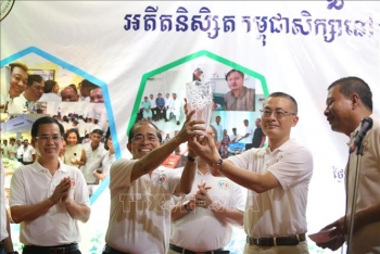 អតីតនិស្សិតកម្ពុជាសិក្សានៅប្រទេសវៀតណាមជាង ១០០ នាក់ បានជួបជុំគ្នាជាប្រចាំឆ្នាំនៅទីក្រុងភ្នំពេញ