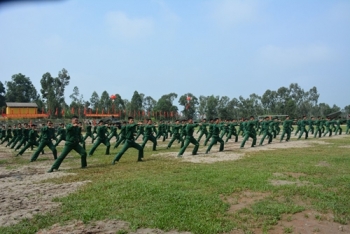 គណៈប្រតិភូនាយកដ្ឋានប្រេងឥន្ទនៈ ក្រសួងការពារជាតិនៃព្រះរាជាណាចក្រកម្ពុជាអញ្ជើញទៅបំពញទស្សនកិច្ចការងារនៅកងពលតូចលេខ២០៤