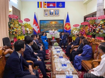 ថ្នាក់ដឹកនាំមន្ទីរការបរទេសអបអរសាទរទិវាបុណ្យឯករាជ្យជាតិរបស់កម្ពុជា