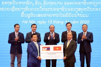 ប្រទេសវៀតណាមគាំទ្រអង្ករ ១០០០ តោនសម្រាប់ប្រជាជនឡាវដើម្បីជំនះផលវិបាកនៃគ្រោះមហន្តរាយធម្មជាតិ