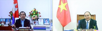 លោកនាយករដ្ឋមន្រ្តី Nguyen Xuan Phuc បានជួបពិភាក្សាការងារ ជាមួយ សម្តេច តេជោ ហ៊ុន សែន នាយករដ្ឋនៃព្រះរាជាណាចក្រកម្ពុជា តាមរយ:ប្រព័ន្ធវីដេអូ