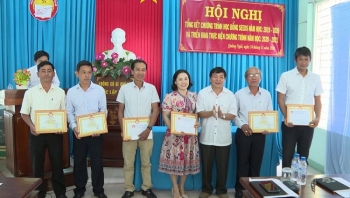 សិស្ស និស្សិតចំនួន ៣២៧ នាក់មកពីខេត្ត Quang Ngai បានទទួលអាហារូបករណ៍ SEEDS ក្នុងឆ្នាំសិក្សា ២០២០-២០២១