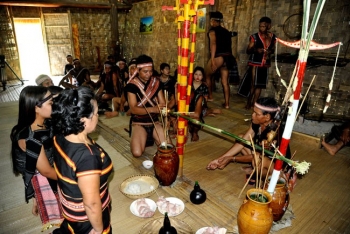 ពិធីបុណ្យ To Mon របស់ជនជាតិ Ba Na ដែលពោរពេញទៅដោយចំណងសាមគ្គីភាព​