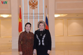 ប្រធានរដ្ឋសភា លោកស្រី Nguyen Thi Kim Ngan អញ្ជើញជួបពិភាក្សាជាមួយប្រធានក្រុមប្រឹក្សានៃសហព័ន្ធរុស្ស៊ី
