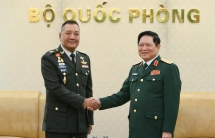 មេបញ្ជាការកងកម្លាំងការពារជាតិថៃអញ្ជើញបំពេញដំណើរទស្សនកិច្ចផ្លូវការនៅប្រទេសវៀតណាម