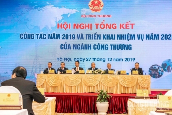 នាយករដ្ឋមន្រ្តីវៀតណាមលោក Nguyen Xuan Phuc អញ្ជើញចូលរួមកិច្ចប្រជុំអនុវត្តភារកិច្ចឆ្នាំ២០២០របស់ផ្នែកឧស្សាហពាណិជ្ជកម្ម