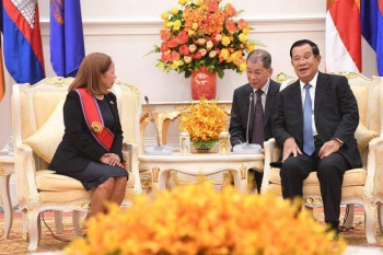 សម្ដេចតេជោ ហ៊ុន សែន អនុញ្ញាតឱ្យលោកជំទាវឯកអគ្គរដ្ឋទូត ទីម័រខាងកើត បញ្ចប់អាណត្តិការទូត ជួបសម្ដែងការគួរសម និងជម្រាបលា