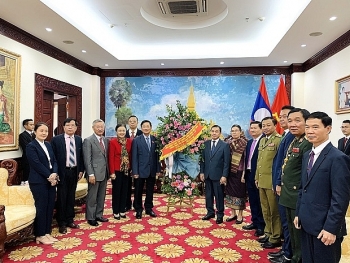 សម្ព័ន្ធអង្គការមិត្តភាពវៀតណាម (VUFO) និងសមាគមមិត្តភាពវៀតណាម - ឡាវអបអរសាទរខួបលើកទី ៤៥ នៃទិវាបុណ្យឯករាជ្យជាតិនៃប្រទេសឡាវ