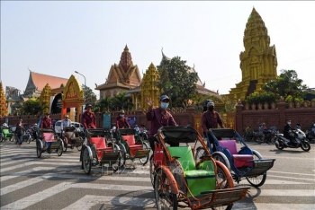 រាជរដ្ឋាភិបាលកម្ពុជានឹងបន្តគាំទ្រដល់វិស័យនានាដែលរងផលប៉ះពាល់នៃការផ្ទុះឡើងនៃជំងឺកូវីដ១៩