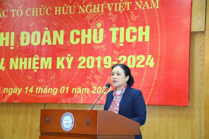 លោកស្រី Nguyen Phuong Nga ប្រធាន VUFO ថ្លែងនៅក្នុងកិច្ចប្រជុំ