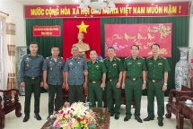 កងរាជអាវុធហត្ថខេត្តស្វាយរៀង អញ្ជើញមកជូនពរឆ្នាំថ្មីកងទ័ពការពារព្រំដែន Long An