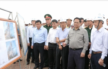 លោកនាយករដ្ឋមន្ត្រី Pham Minh Chinh ចុះត្រួតពិនិត្យការអនុវត្តគម្រោងវិនិយោគសាងសង់ព្រលានយន្តហោះអន្តរជាតិ Long Thanh