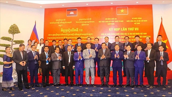កិច្ចប្រជុំលើកទី ៧ រវាងក្រសួងការពារប្រទេសវៀតណាម និងក្រុមប្រឹក្សាជាតិរណសិរ្សសាមគ្គីអភិវឌ្ឍន៍មាតុភូមិកម្ពុជាស្តីពីការអនុវត្តគម្រោងសាងសង់និងជួសជុល កែលំអ លើកសោភ័ណ្ឌភាពស្ដូបមិត្ដភាពវៀតណាម - កម្ពុជា