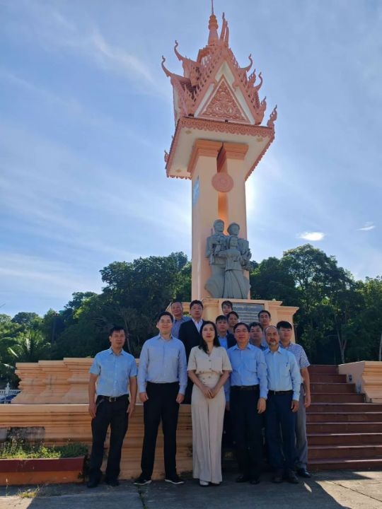 វៀតណាមតែងតែផ្តោតការយកចិត្តទុកដាក់លើការជួយឧបត្ថម្ភសហគមន៍អាណិកជនវៀតណាមនៅកម្ពុជា