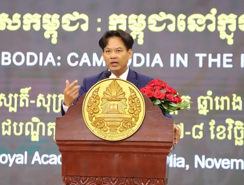 លោក សុខ ទូច ប្រធានរាជបណ្ឌិត្យសភាកម្ពុជាបានថ្លែងក្នុងពិធីបើកការបណ្ដុះបណ្ដាលថ្នាក់បរិញ្ញាបត្រជាលើកដំបូងពីម្សិលមិញ។