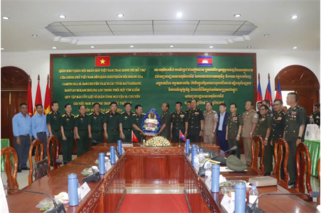 គណៈកម្មាធិការបញ្ជាការ ៥១៥ យោធភូមិភាគទី៧ ធ្វើការនៅកម្ពុជា