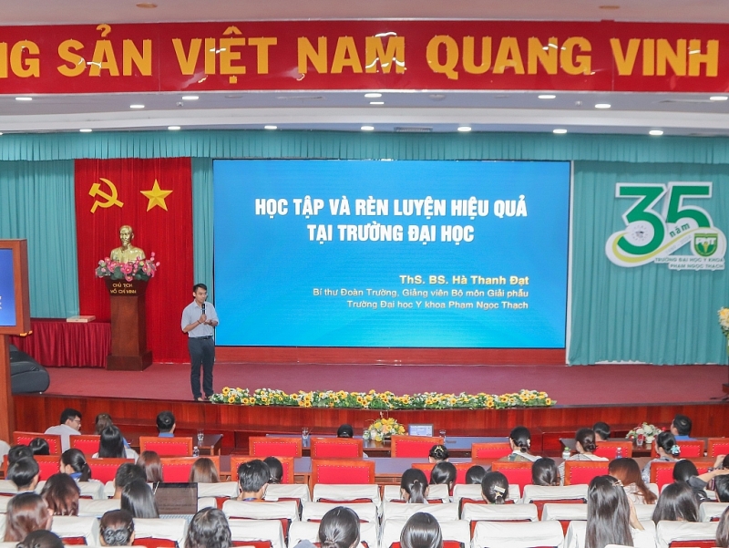 វៀតណាម៖ និស្សិតឡាវ និងនិស្សិតកម្ពុជានៅទីក្រុងហូជីមិញត្រូវបានជួយវិធីសាស្រ្តសិក្សានៅសកលវិទ្យាល័យ